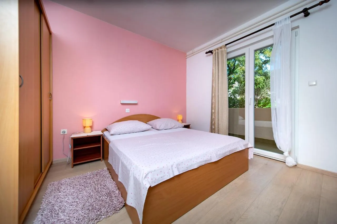 Apartmani Milena Barbat na Rabu アパート
