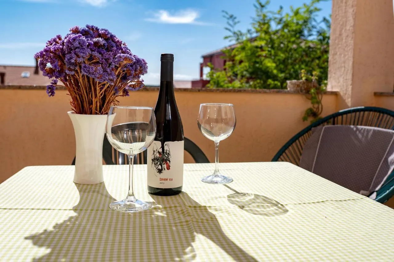 Apartmani Milena Barbat na Rabu 0*,