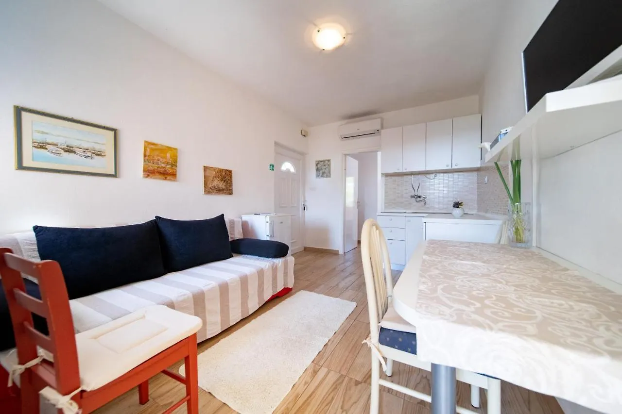 アパート Apartmani Milena Barbat na Rabu クロアチア