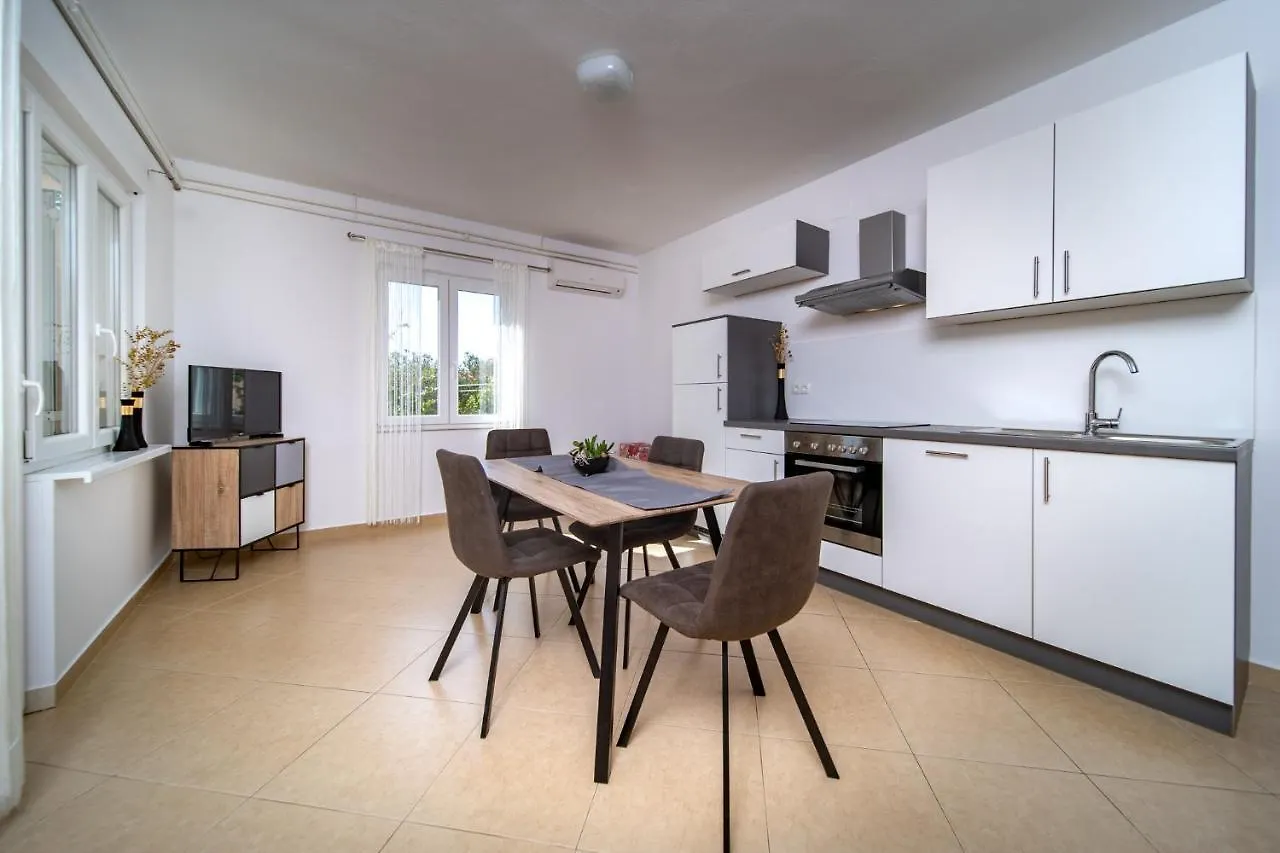 Apartmani Milena Barbat na Rabu アパート